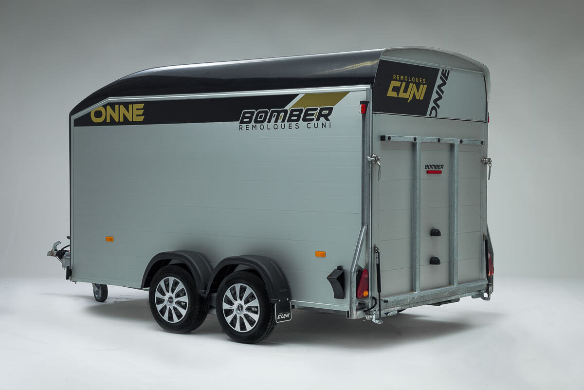 Remolque-de-fibra-ONNE-BOMBER-20.jpg