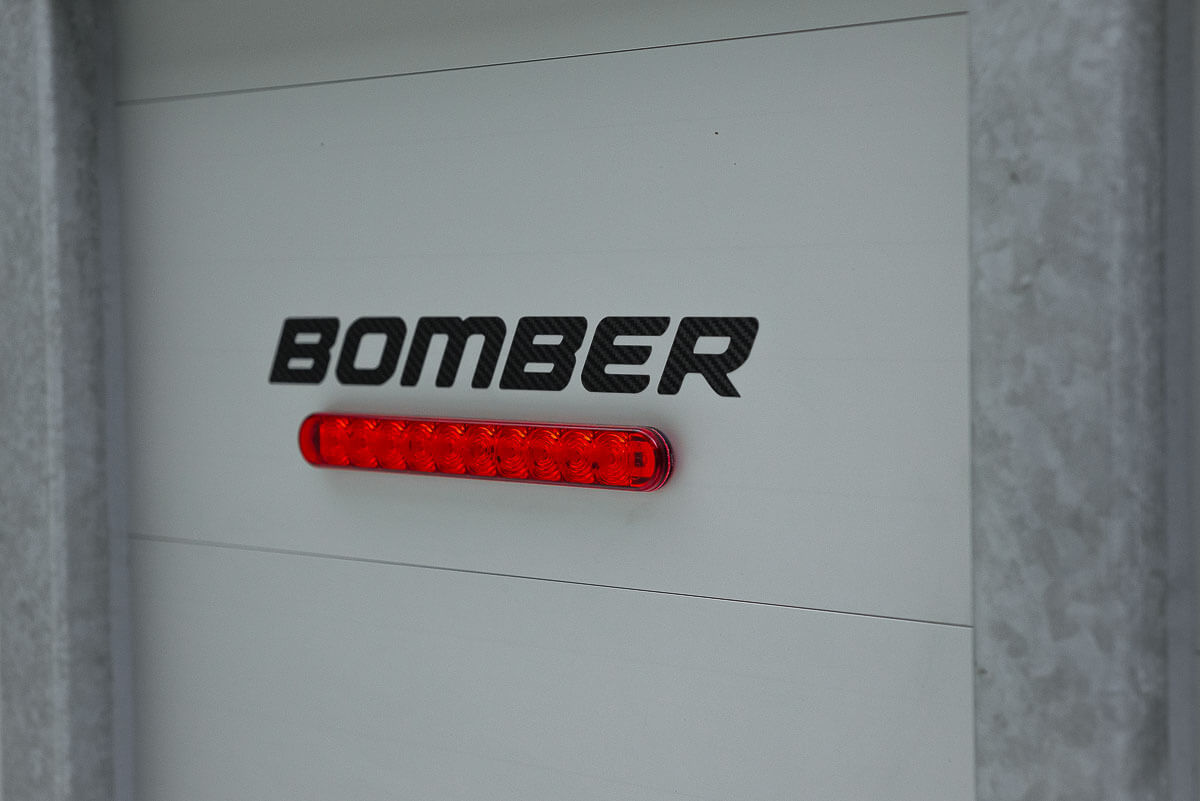 Remolque-de-fibra-ONNE-BOMBER-6.jpg