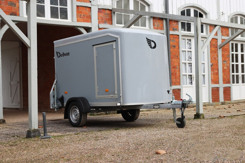 remolque-cerrado-debon-onne-s-sin-freno-2.jpg