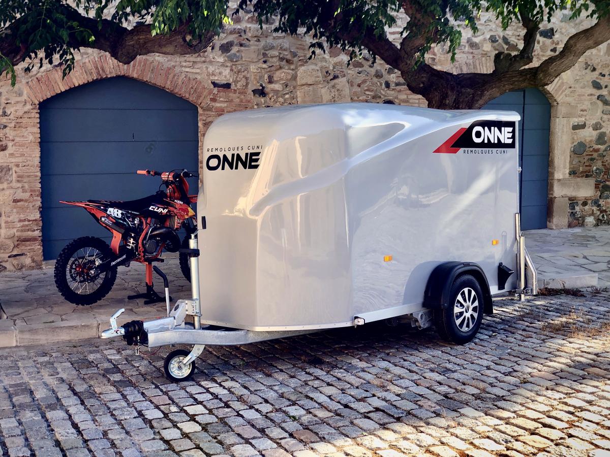 remolque-fibra-furgon-onne-cargo-1300-motos-2.jpg