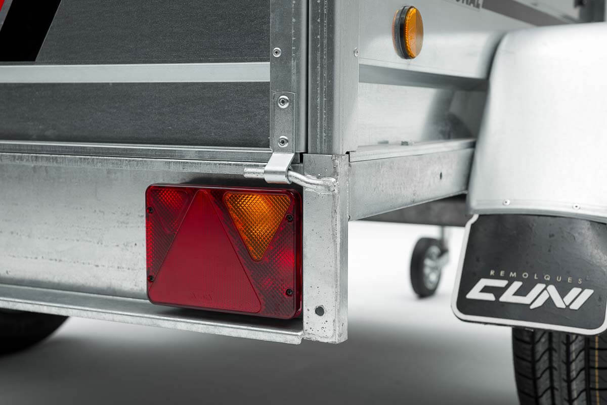 Remolque-de-carga-Cuni-150-7.jpg