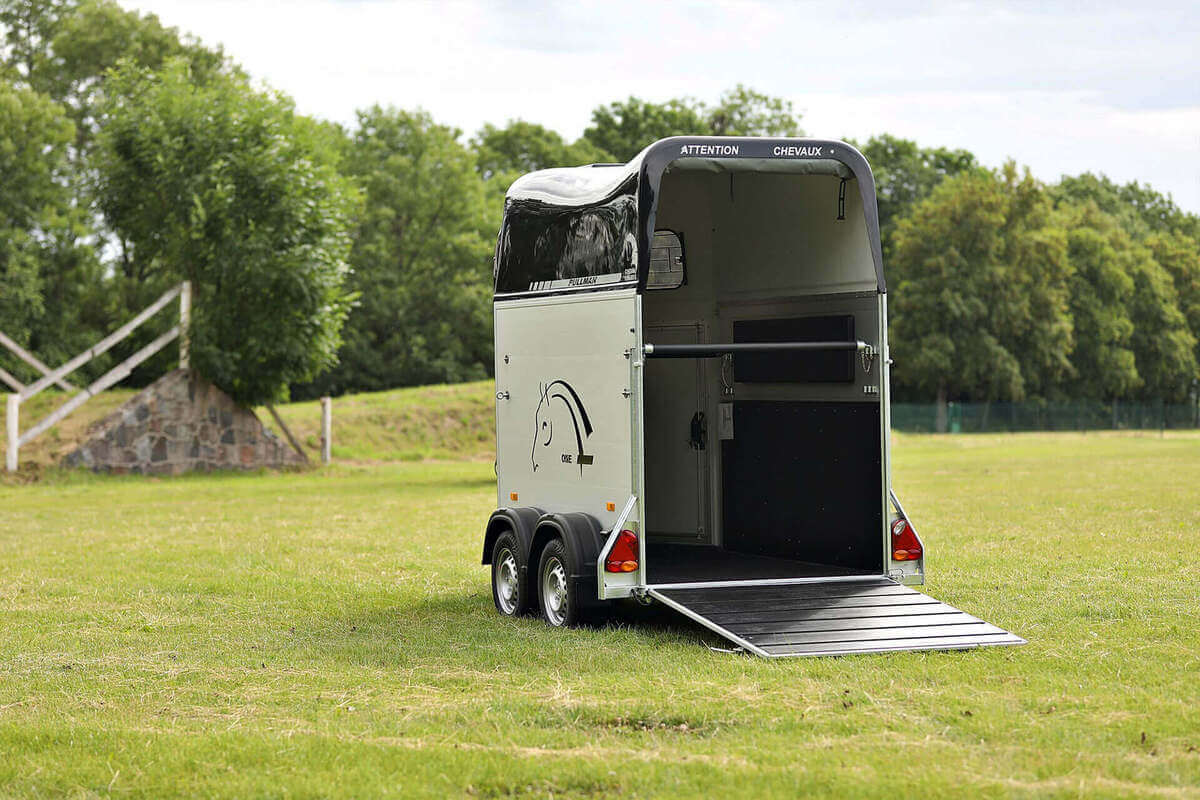 Remolque-para-1-caballo-y-medio-Gold-One-21.jpeg