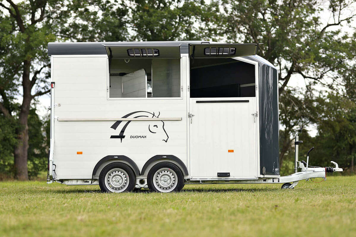 Remolque-para-2-caballos-Duomax-Maxi-2-7.jpeg