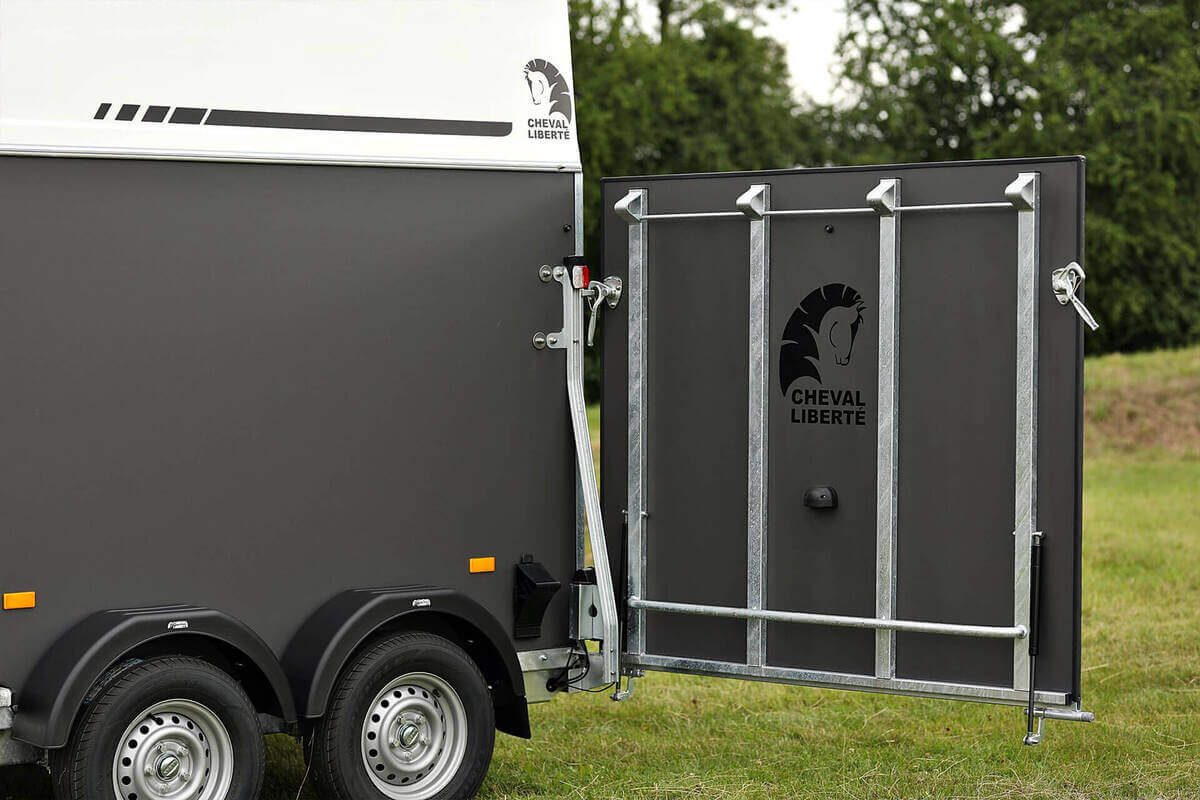 Remolque-para-2-caballos-Gold-First-12.jpeg