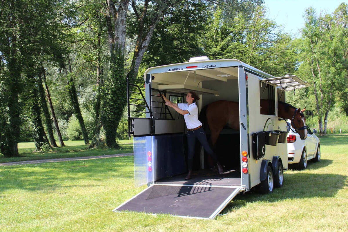 Remolque-para-3-caballos-Miniimax-10.jpeg