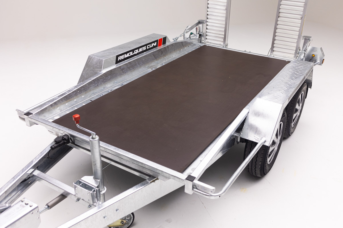 Remolque-porta-maquinaria-3500-cuni-10.jpg