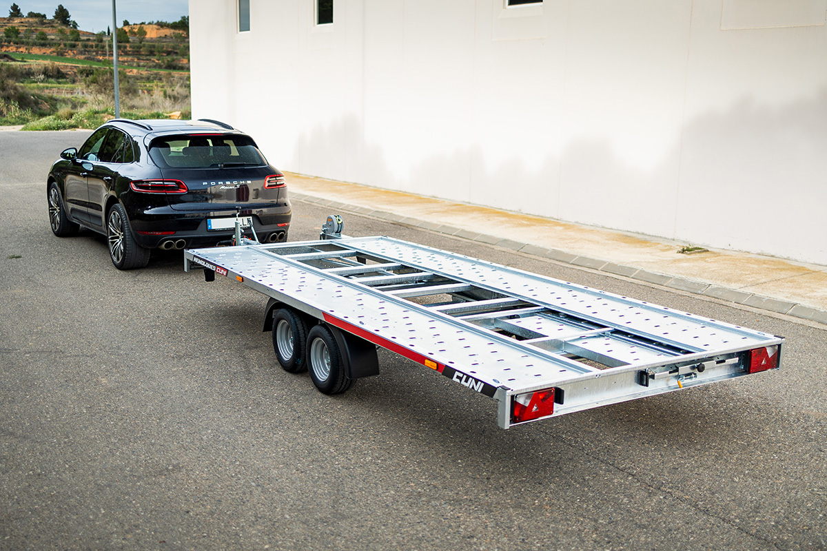 Remolque-portacoches-ruedas-interiores-drift-sepang-cuni-11.jpg