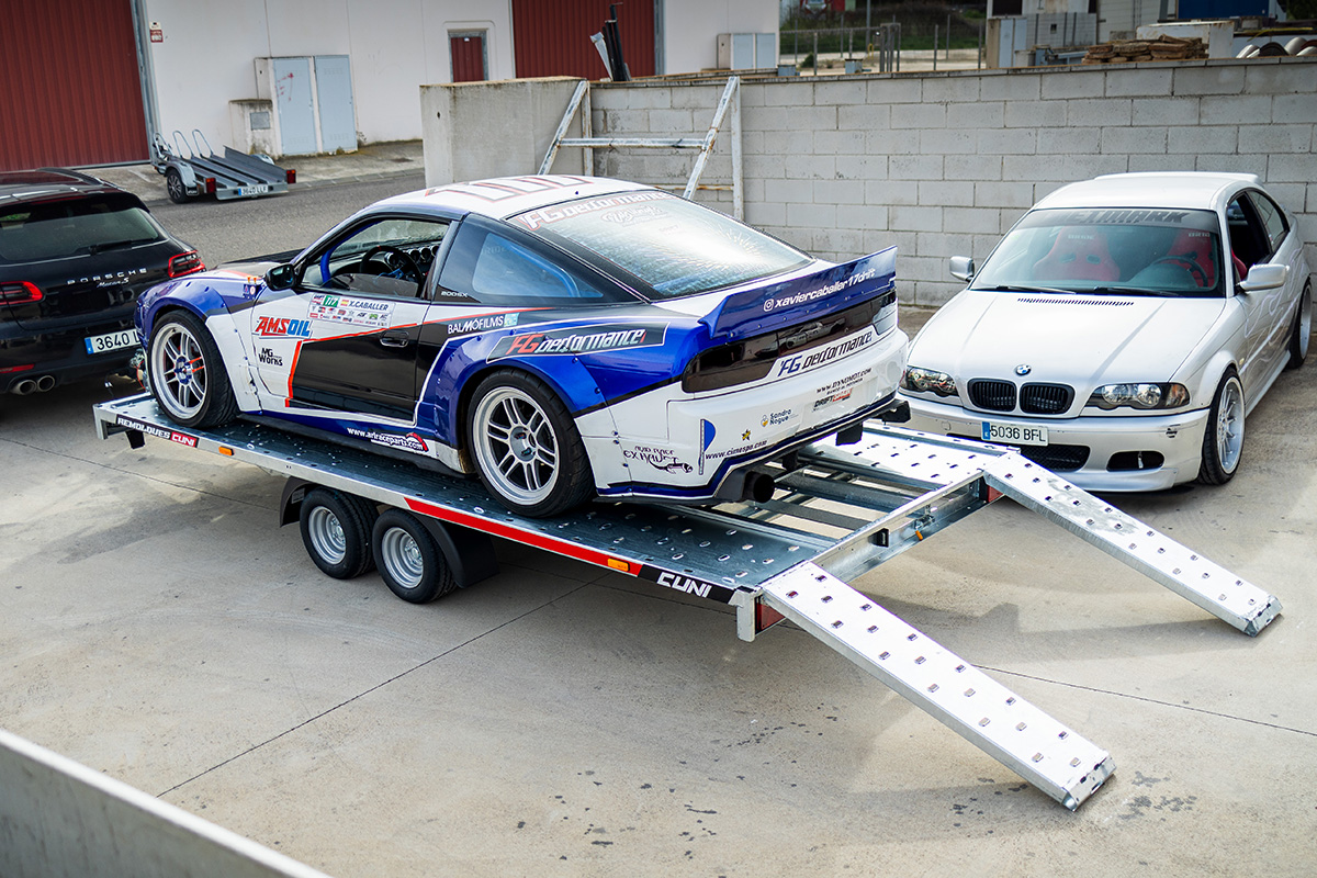 Remolque-portacoches-ruedas-interiores-drift-sepang-cuni-5.jpg