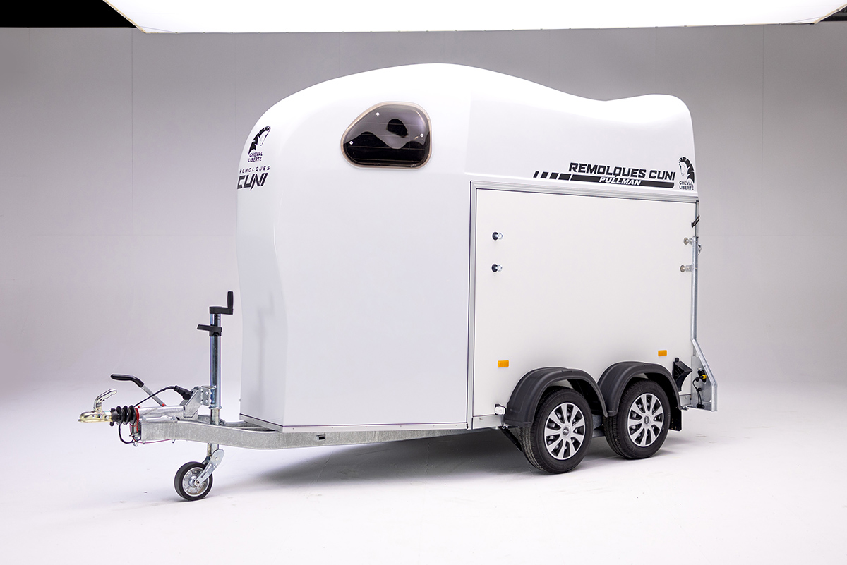 Remolque para 1 caballo y medio Gold One