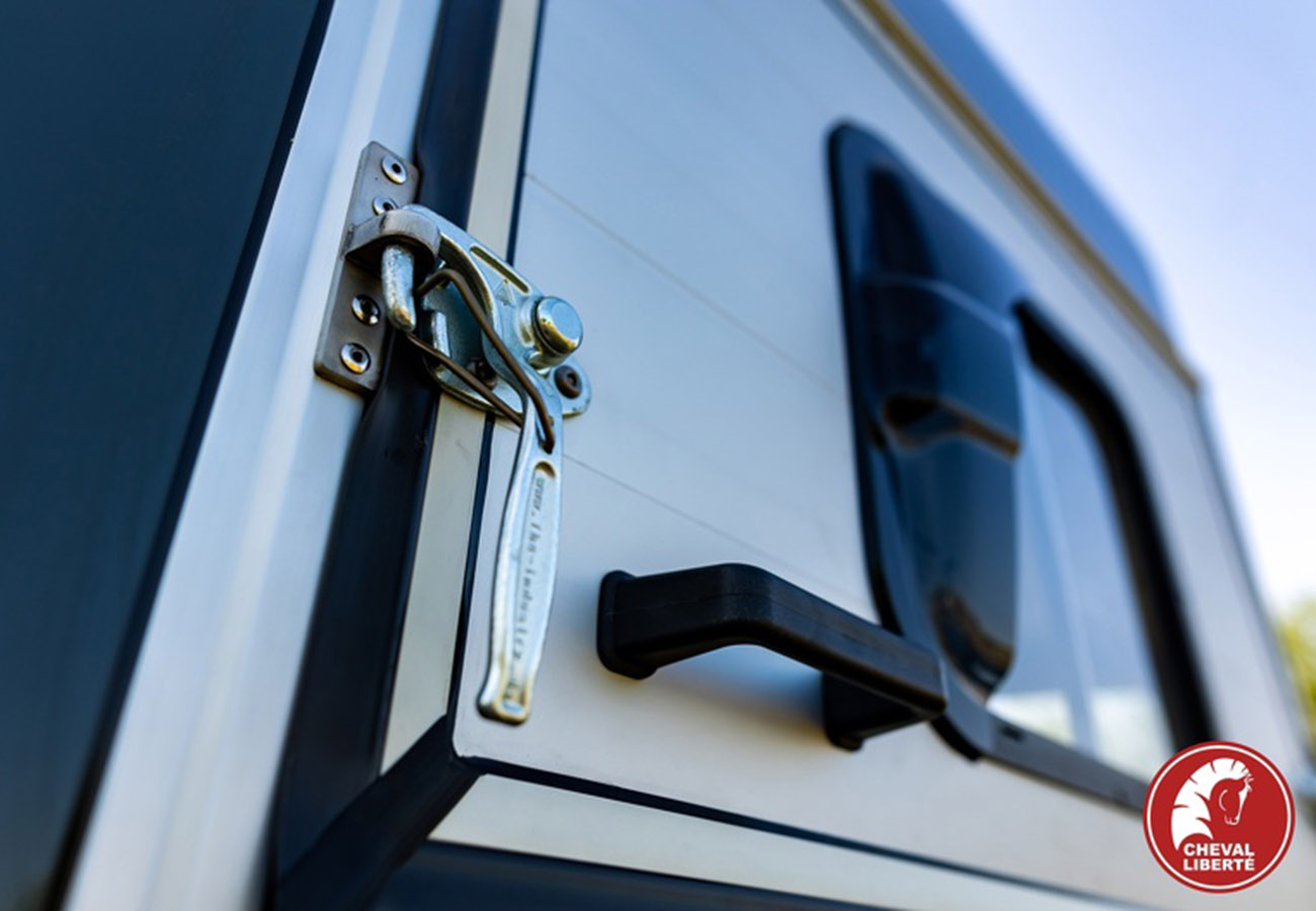 remolque-caballos-cheval-liberte-gold-touring-xl-10.jpg