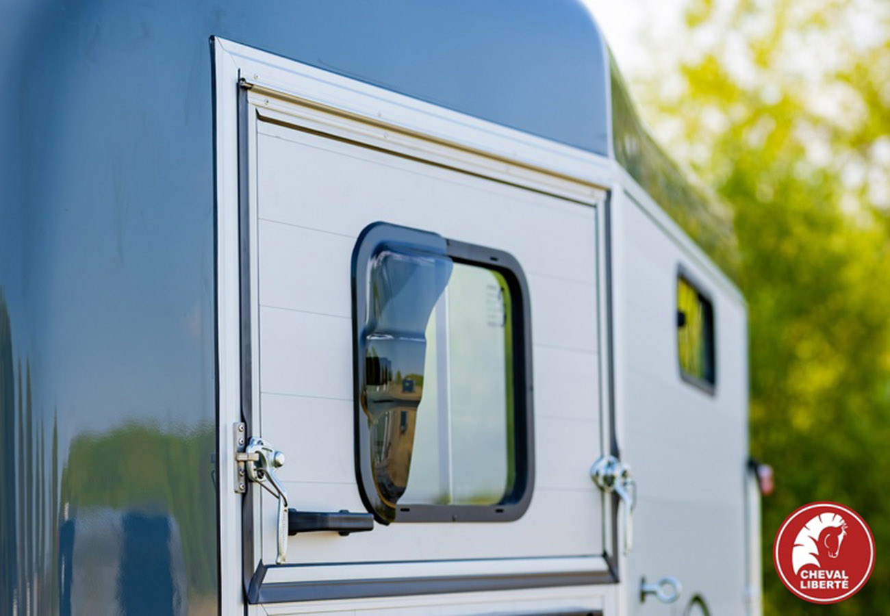 remolque-caballos-cheval-liberte-gold-touring-xl-4.jpg