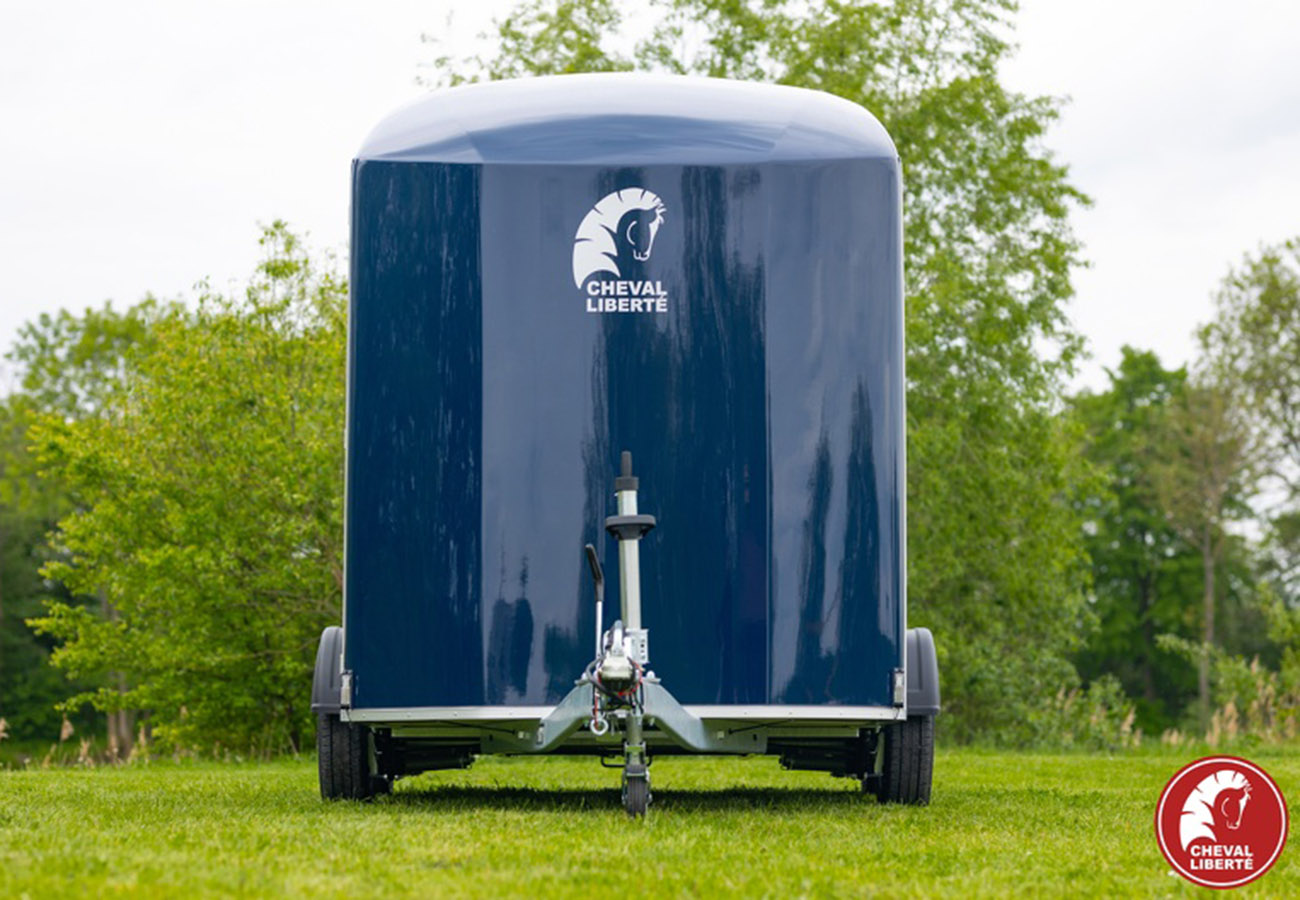 remolque-caballos-multimax-cheval-liberte-cuni-18.jpg
