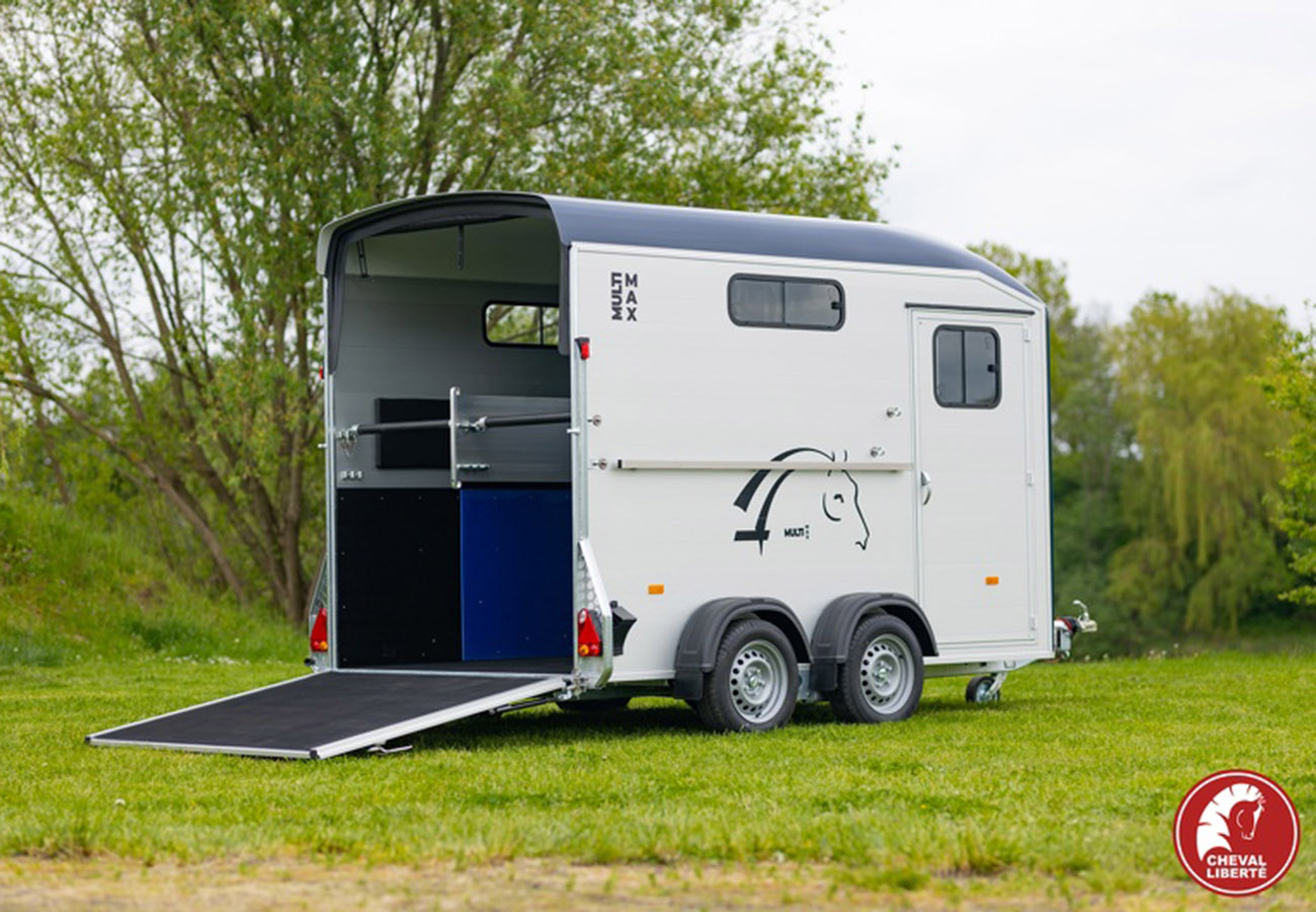 remolque-caballos-multimax-cheval-liberte-cuni-24.jpg