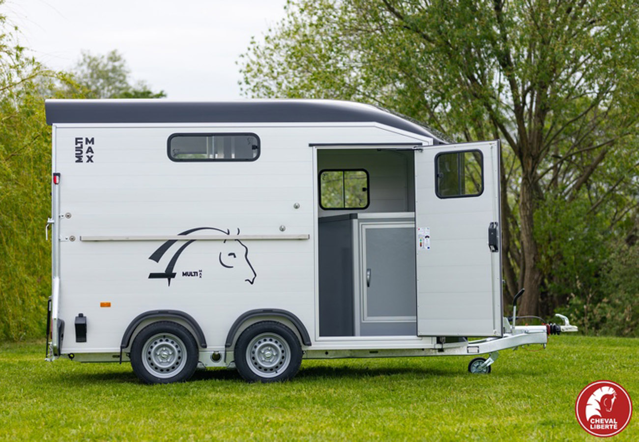 remolque-caballos-multimax-cheval-liberte-cuni-30.jpg