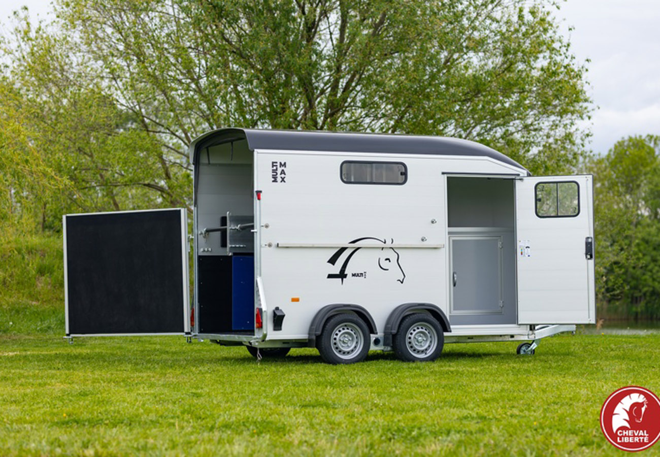 remolque-caballos-multimax-cheval-liberte-cuni-31.jpg