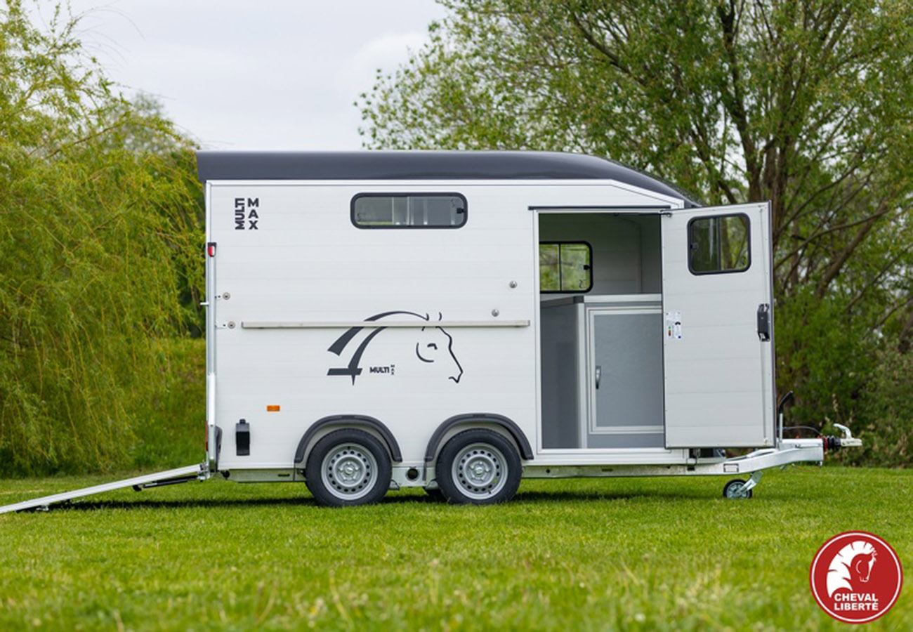 remolque-caballos-multimax-cheval-liberte-cuni-35.jpg