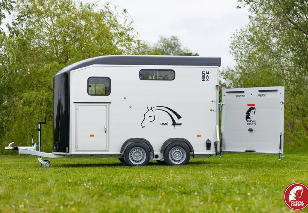 remolque-caballos-multimax-cheval-liberte-cuni-39.jpg
