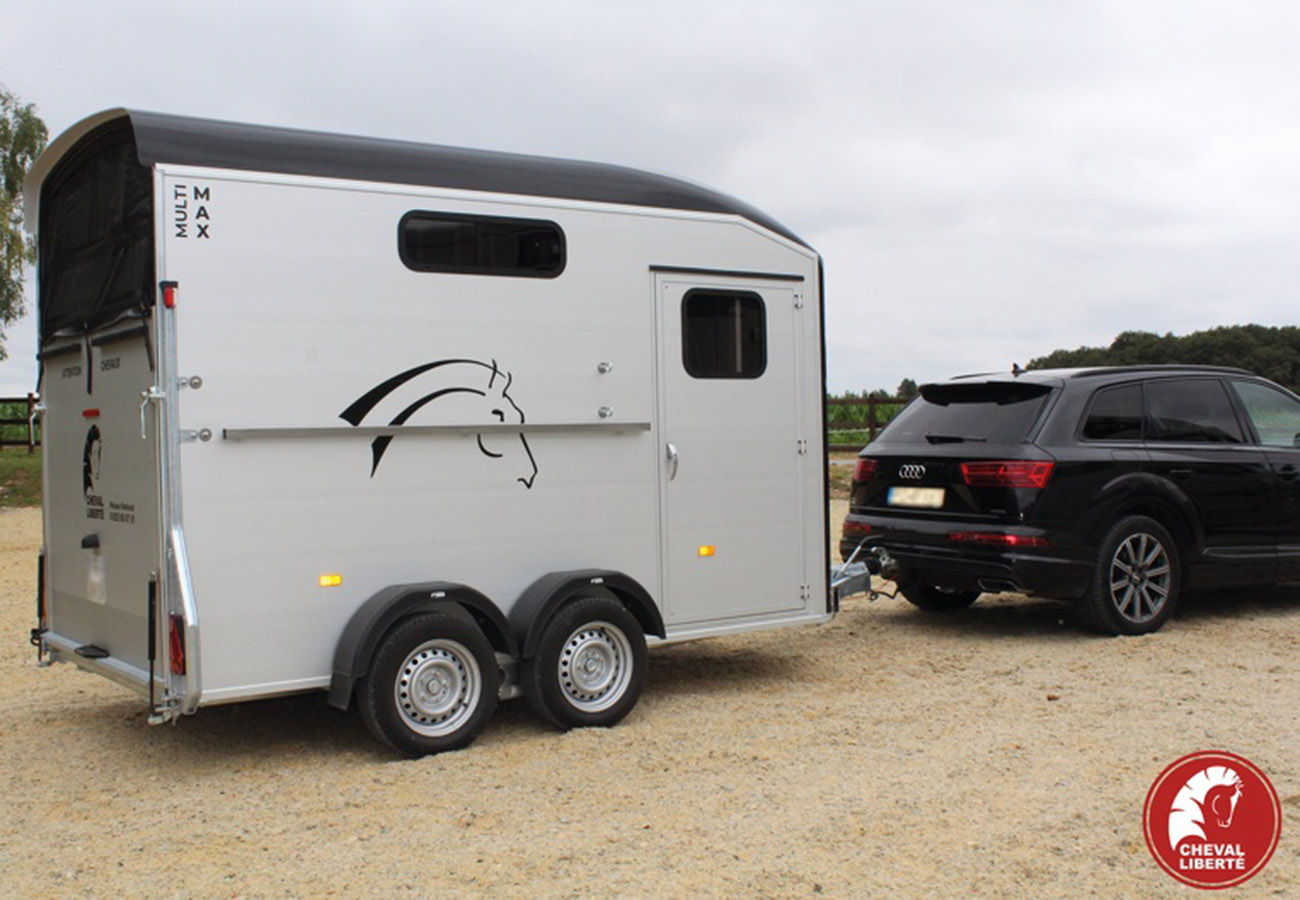 remolque-caballos-multimax-cheval-liberte-cuni-8.jpg