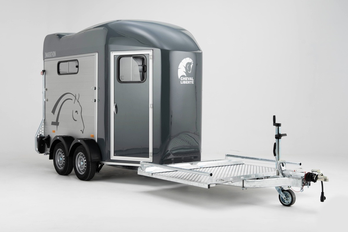 Remolque para 2 caballos Gold Hippomobile