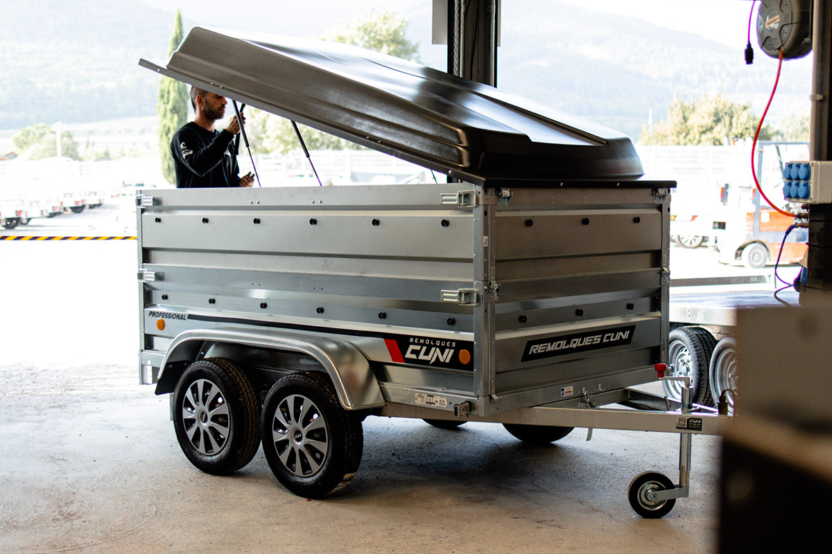 remolque-cuni-empresa-2.jpg