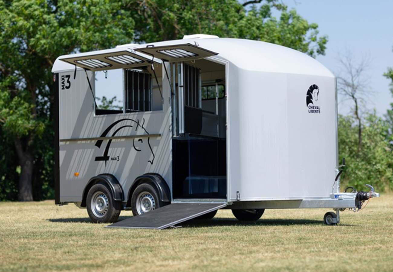 remolque-para-3-caballos-cheval-liberte-minimax-1.jpg