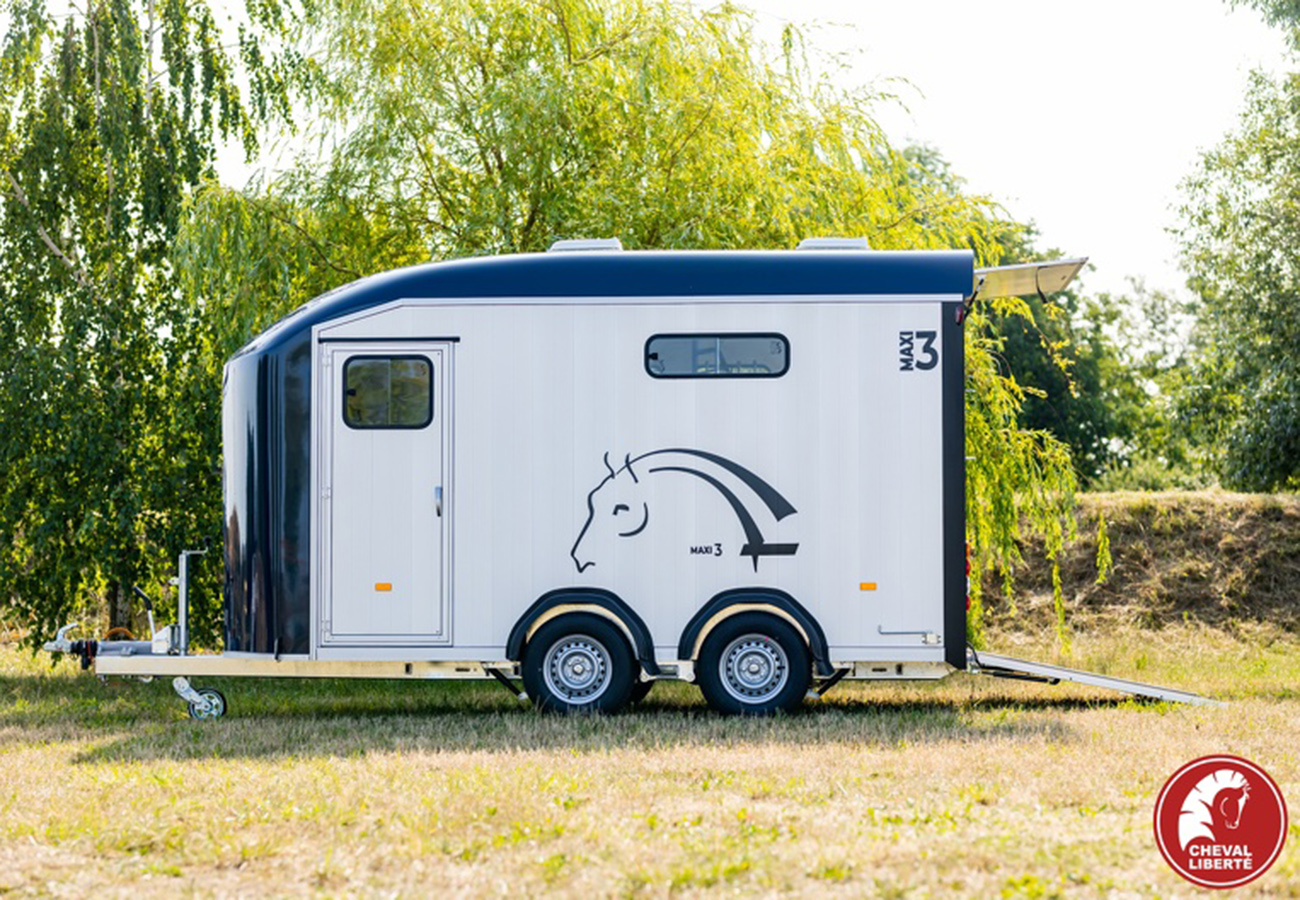 remolque-para-3-caballos-cheval-liberte-minimax-11.jpg
