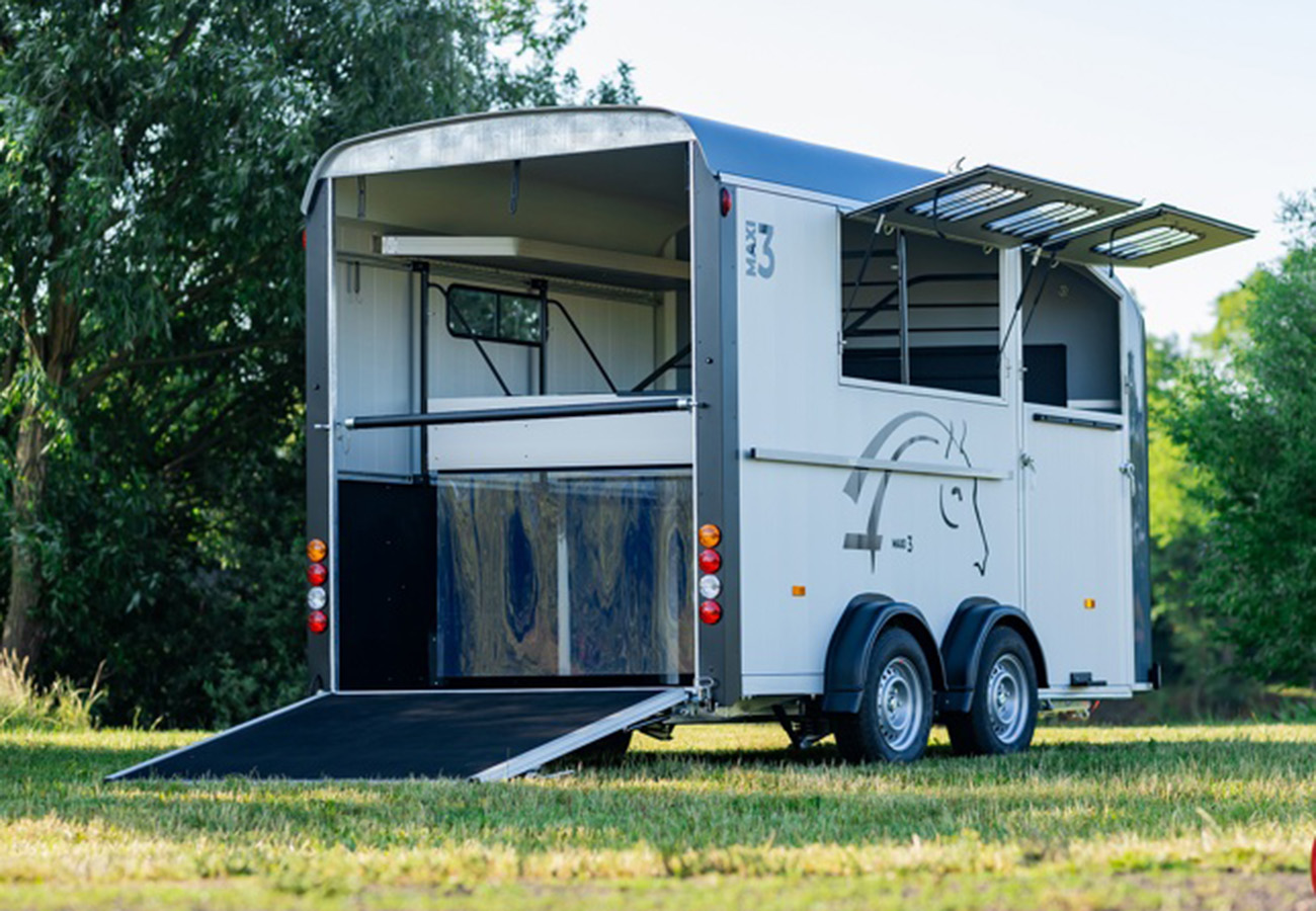 remolque-para-3-caballos-cheval-liberte-minimax-4.jpg