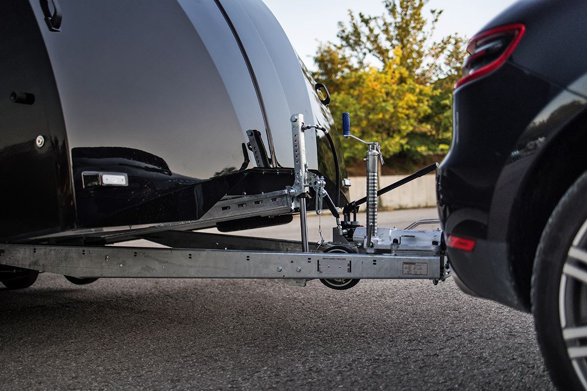 remolque-portacoches-cerrado-brian-james-trailer-transporter-t4-19.jpg