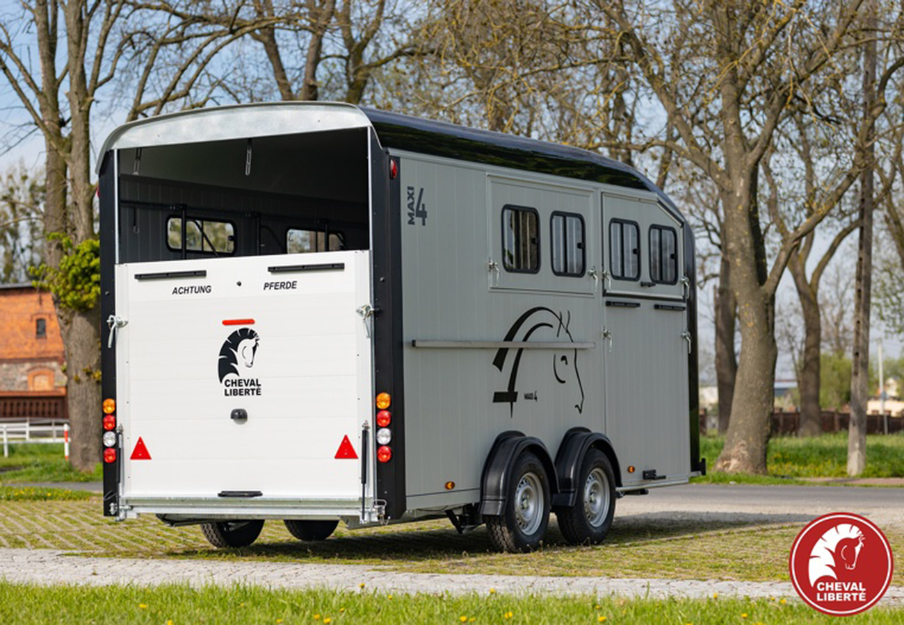 remolque-van-4-caballos-cheval-liberte-12.jpg