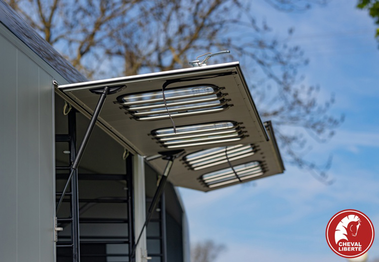 remolque-van-4-caballos-cheval-liberte-14.jpg