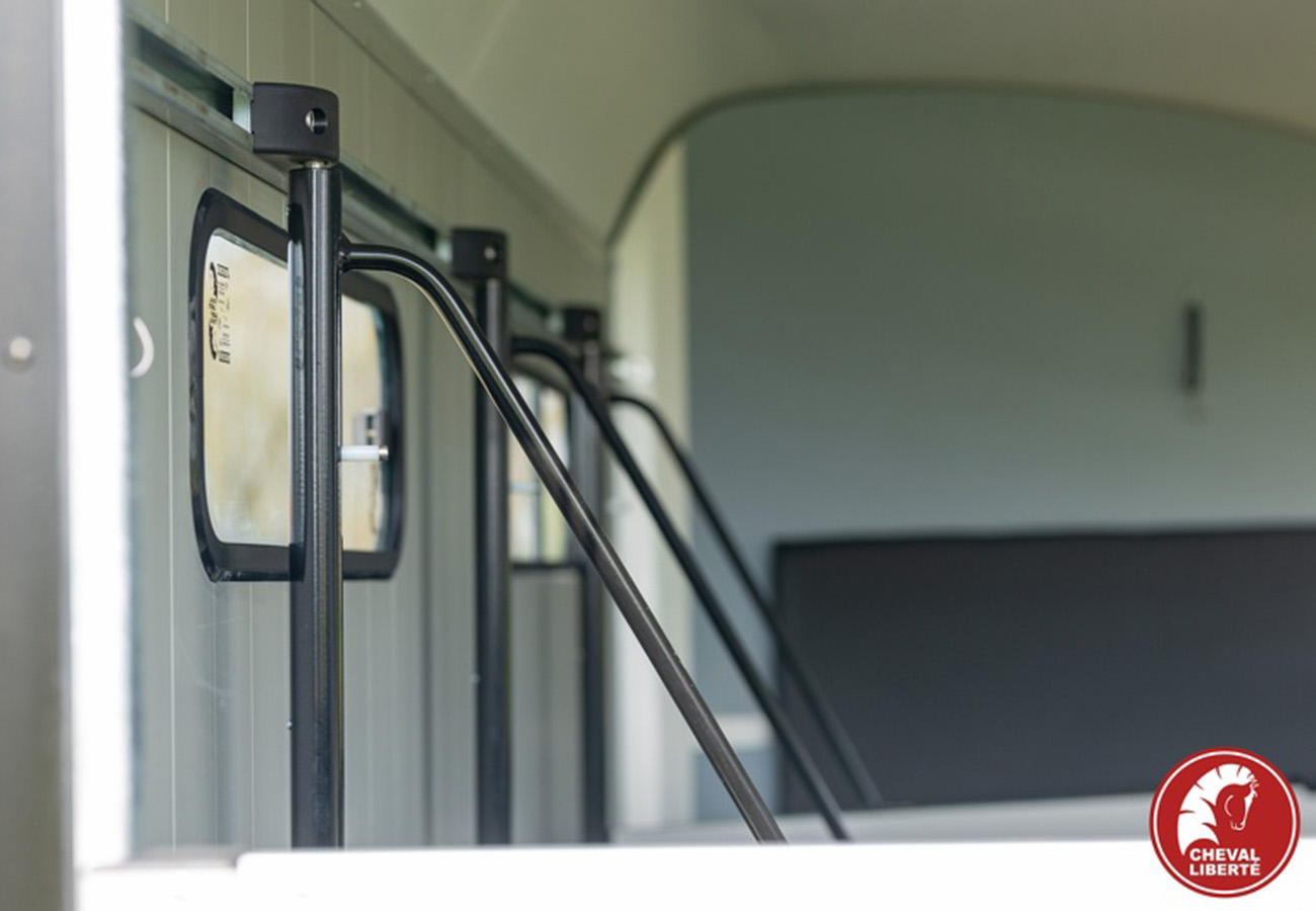 remolque-van-4-caballos-cheval-liberte-15.jpg