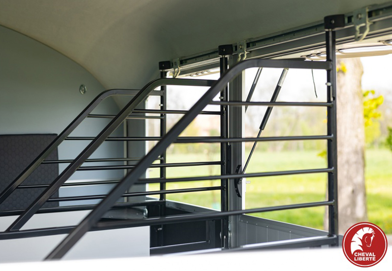 remolque-van-4-caballos-cheval-liberte-16.jpg