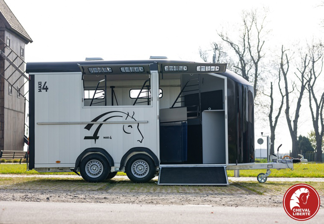 remolque-van-4-caballos-cheval-liberte-20.jpg
