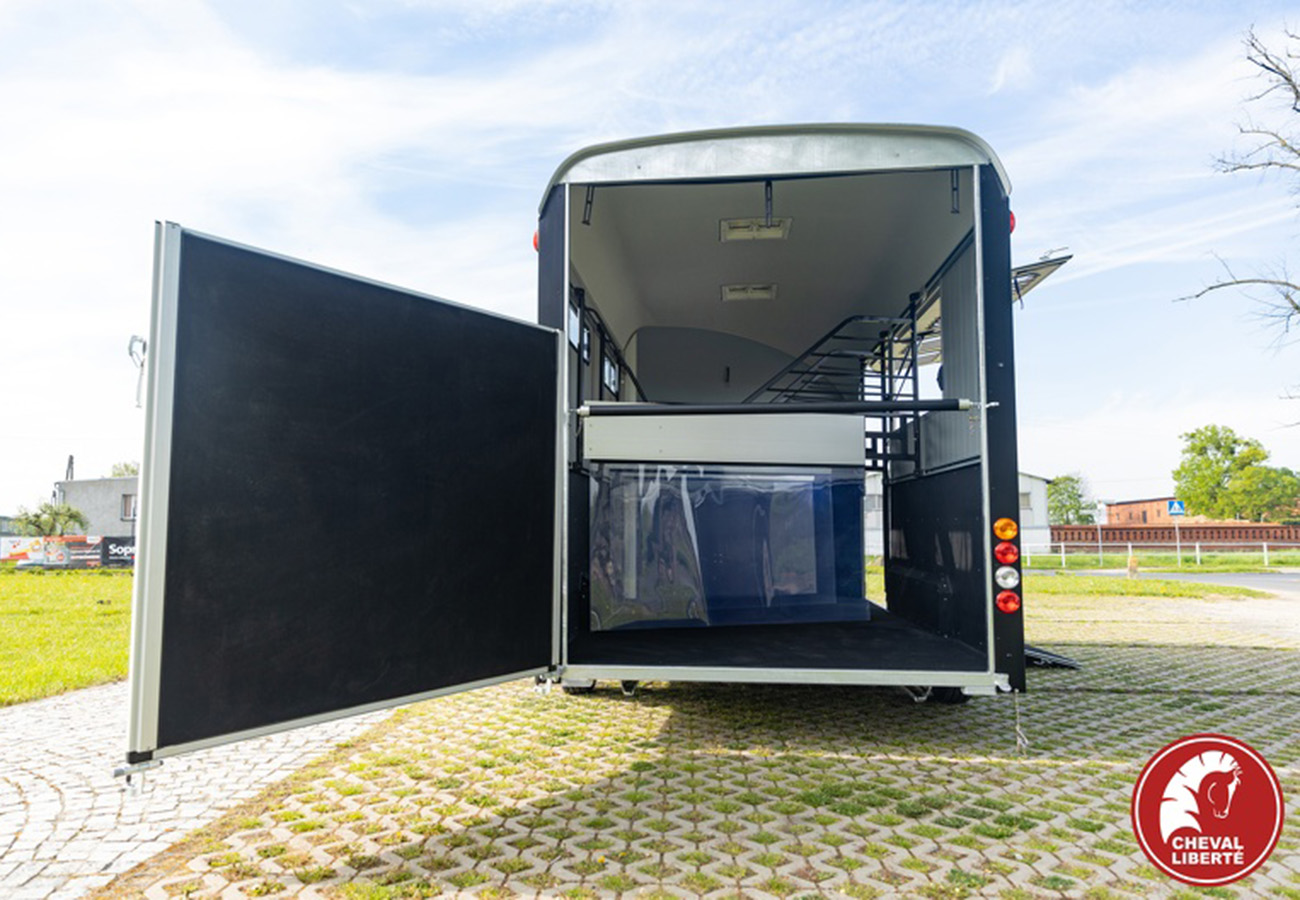 remolque-van-4-caballos-cheval-liberte-22.jpg
