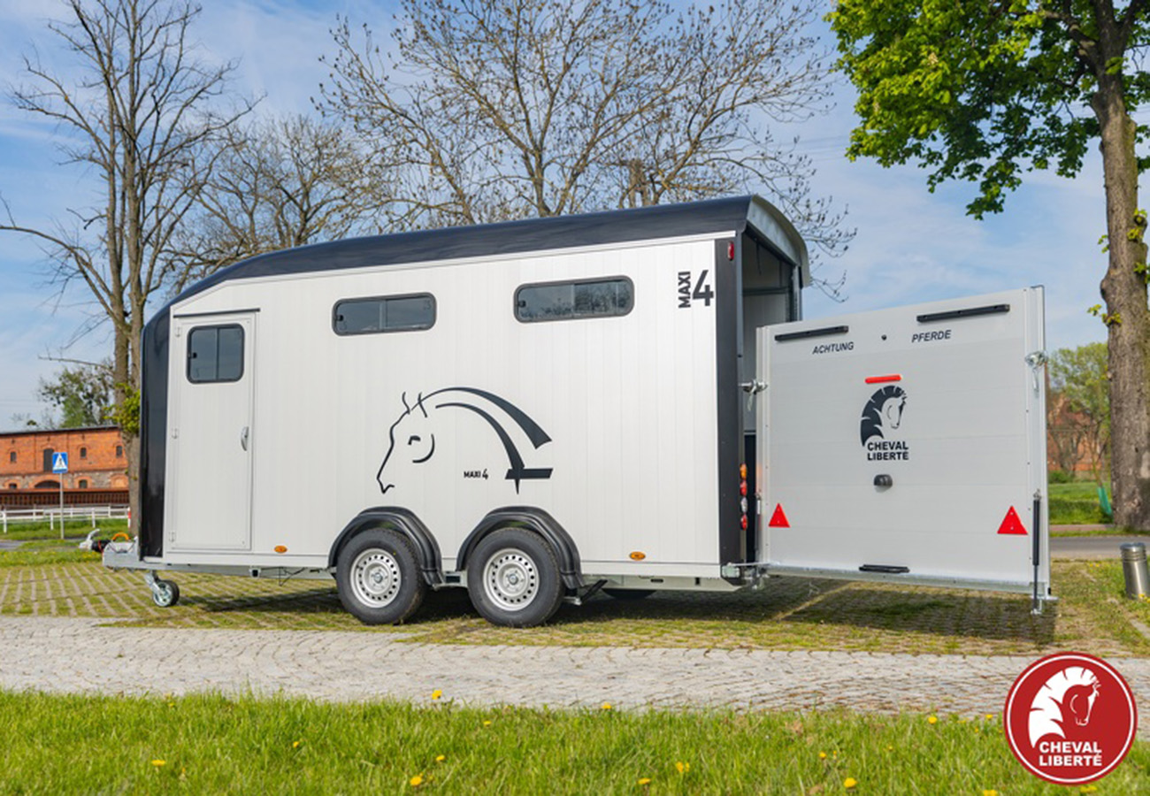 remolque-van-4-caballos-cheval-liberte-24.jpg