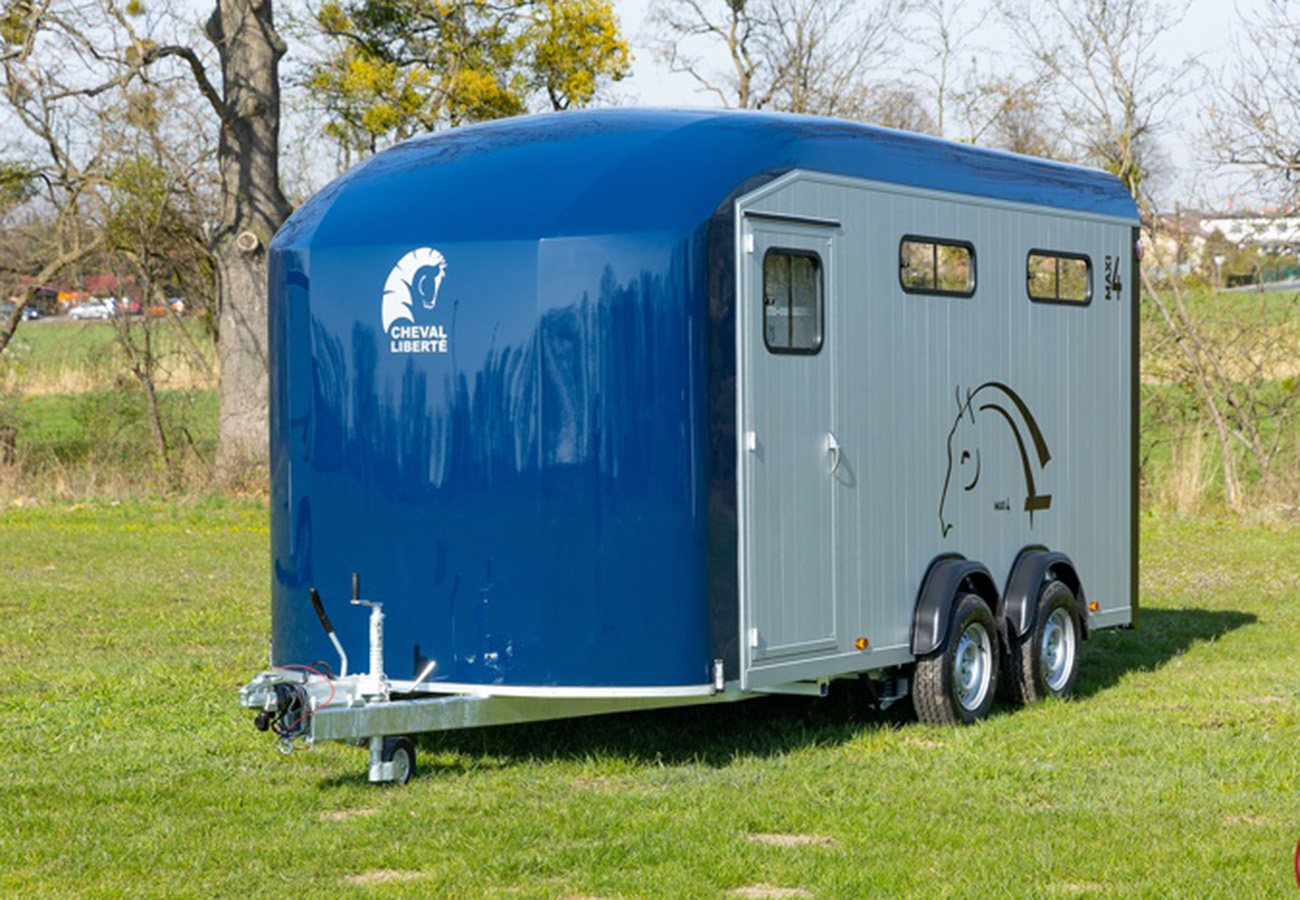 remolque-van-4-caballos-cheval-liberte-26.jpg