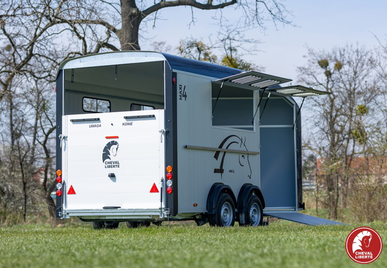remolque-van-4-caballos-cheval-liberte-32.jpg