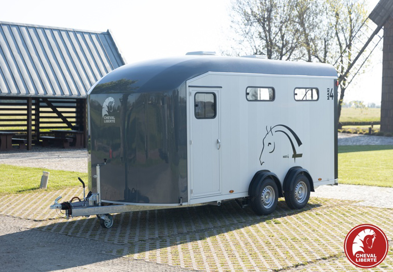 remolque-van-4-caballos-cheval-liberte-6.jpg