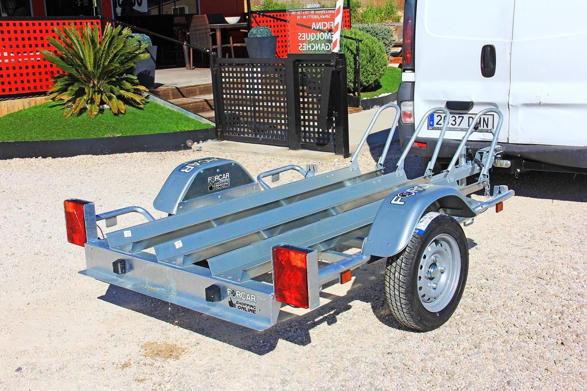 Alquilar-remolque-de-3-motos-