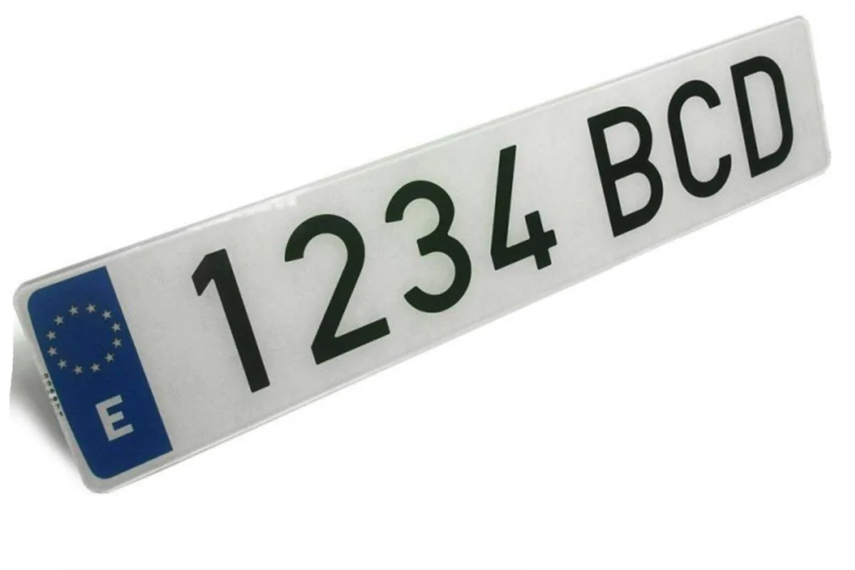 Matricula blanca